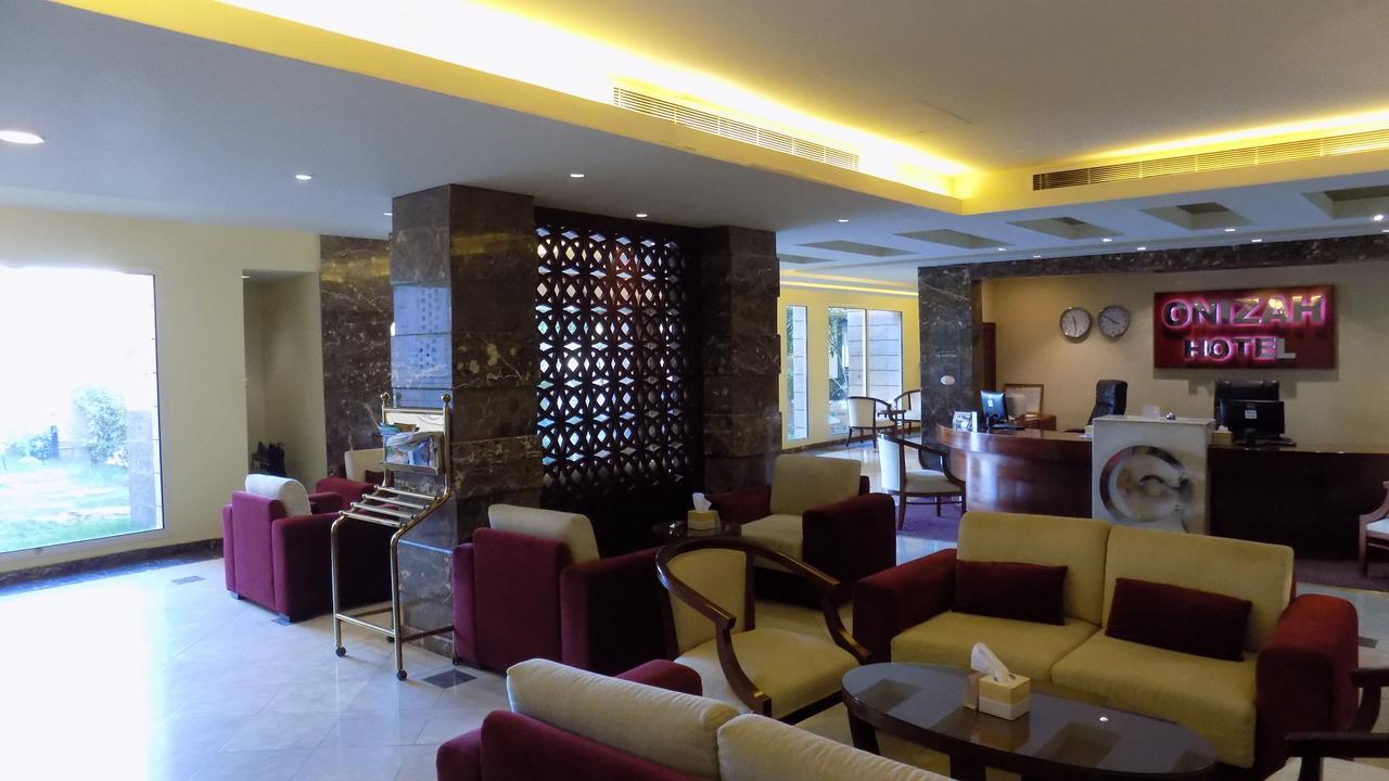 Onizah Hotel Unaizah Exteriör bild